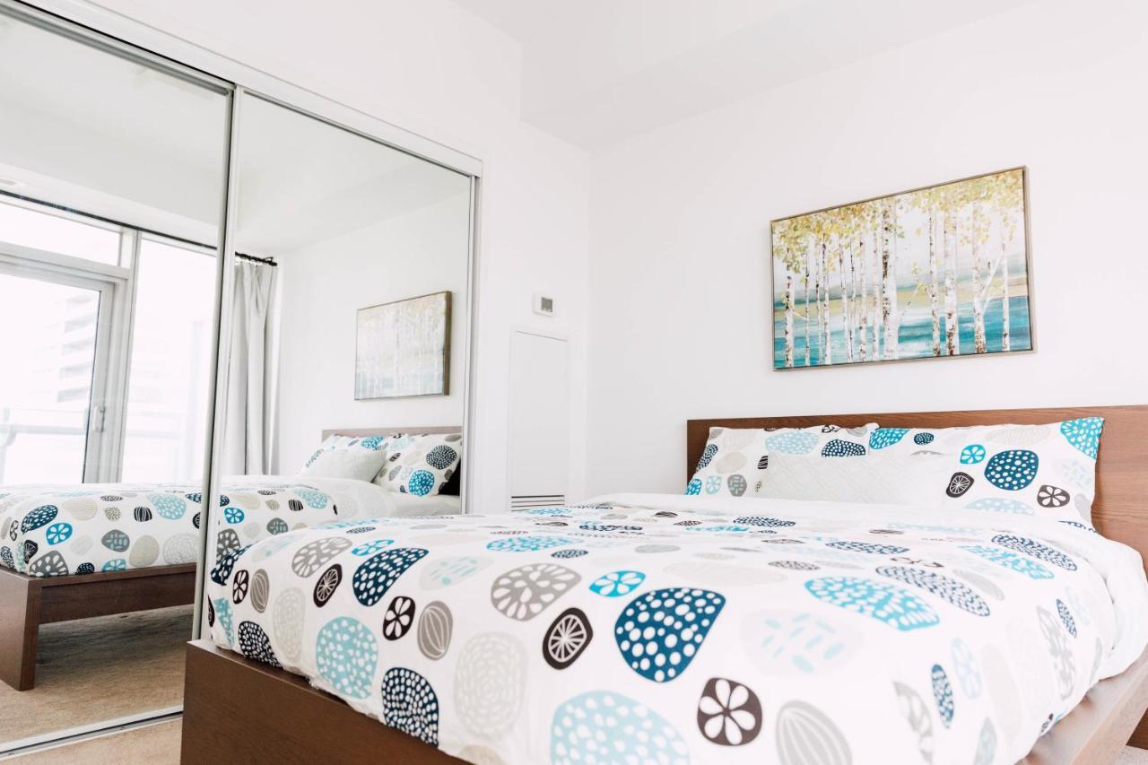 Sarkar Suites - Entertainment District Τορόντο Δωμάτιο φωτογραφία