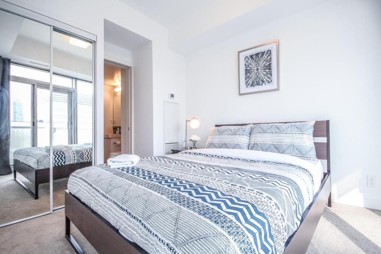 Sarkar Suites - Entertainment District Τορόντο Δωμάτιο φωτογραφία